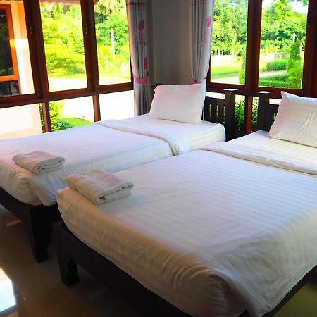 Bansuansiriwat Hotell Ban Tak Exteriör bild